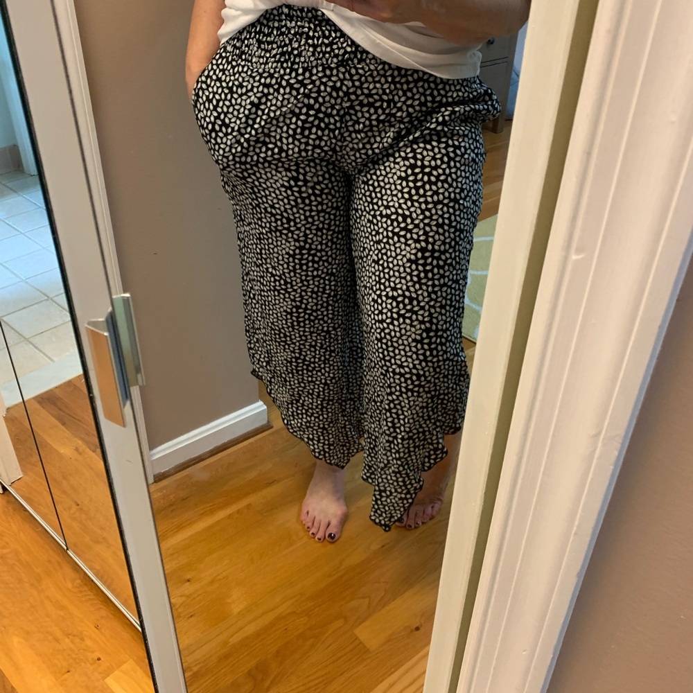 Coco + Carmen Black and White Casual Leopard Print Bottoms